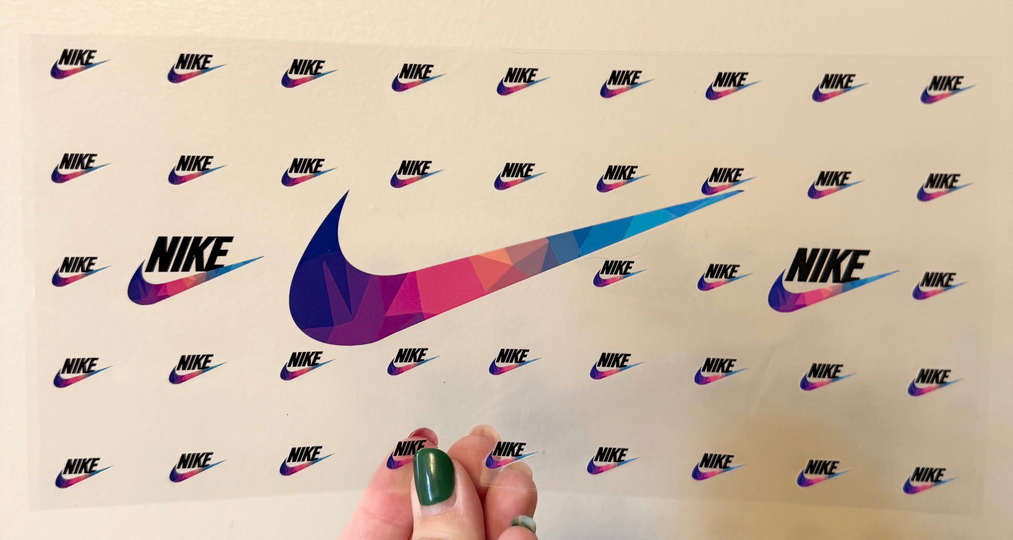 Swoosh N I K E