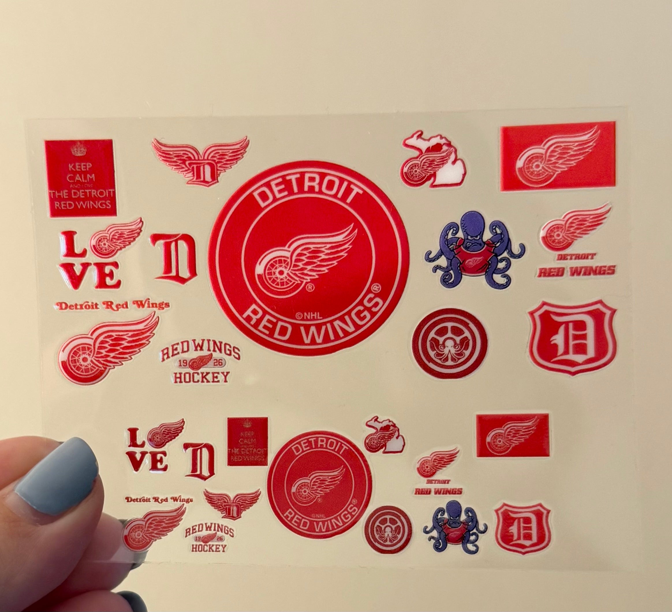 Red Wings Shot Glass Wrap